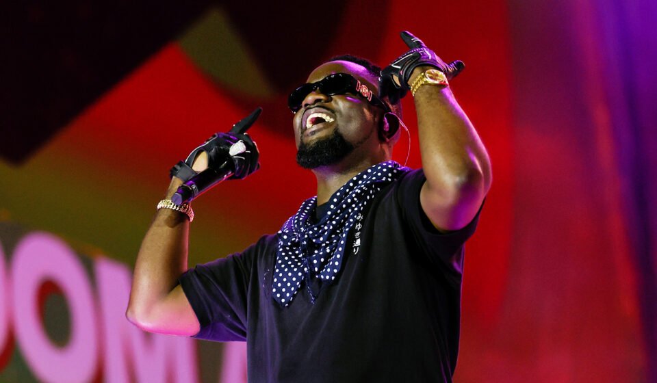 Sarkodie Advises Fans: "Building Your First Home? Don't Go Big"